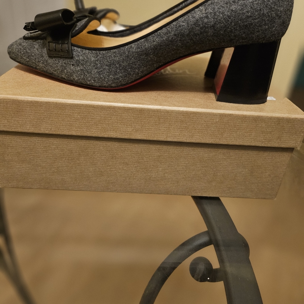 Christian Louboutin pump